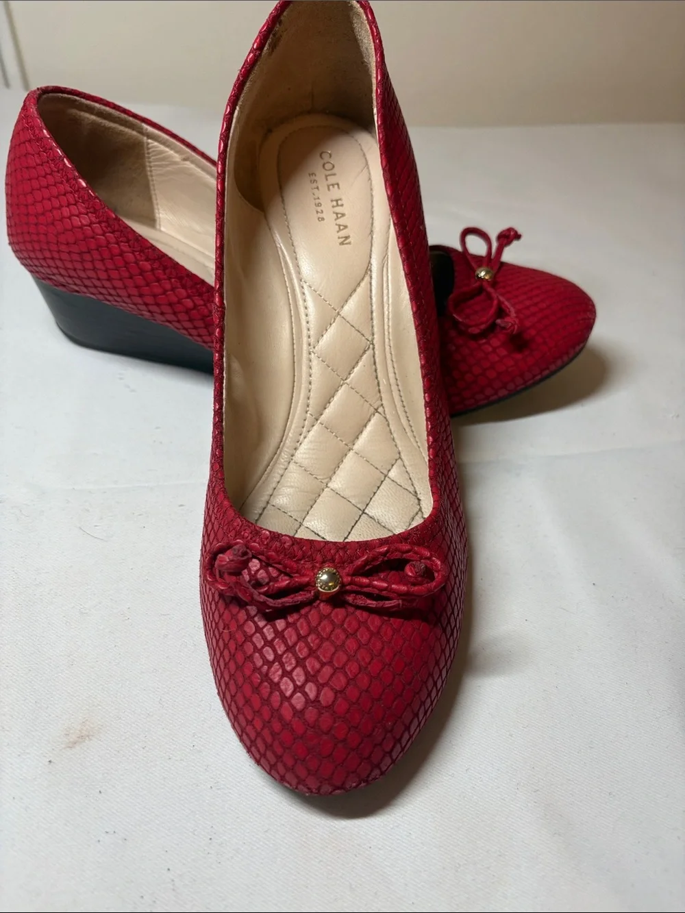 Cole Haan Red Textured Leather Wedge Flat Size 8